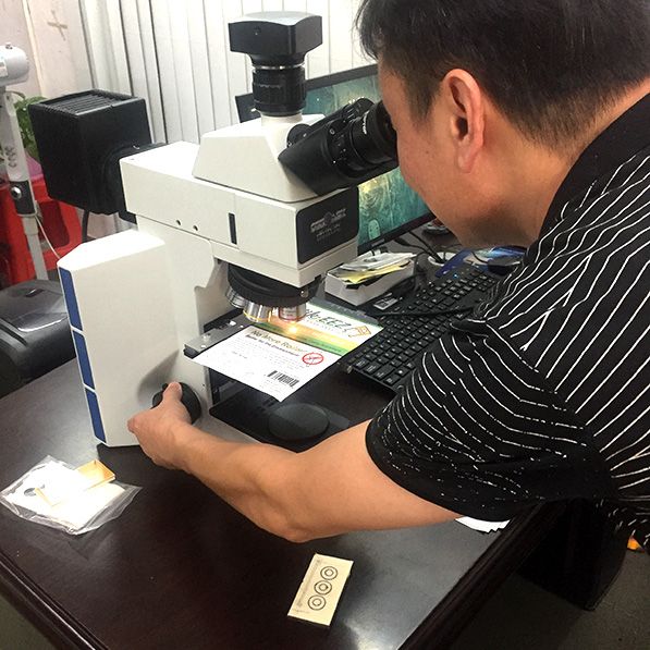 PT电子·官网光学全体员工一起培训光学产品的构造、价格以及用途